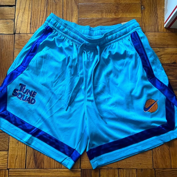 Nwt Nike Space Jam Looney Tunes Shorts 